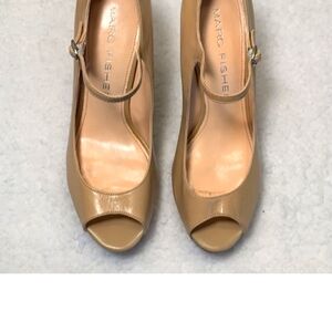 Marc Fisher peep toe platform heels 6.5